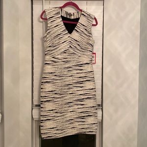 NWT Vince camuto art inspired rich black dress. Size 4.